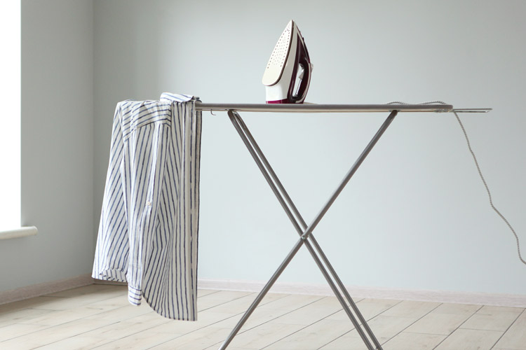 Ütü Masası Üretim Makinası